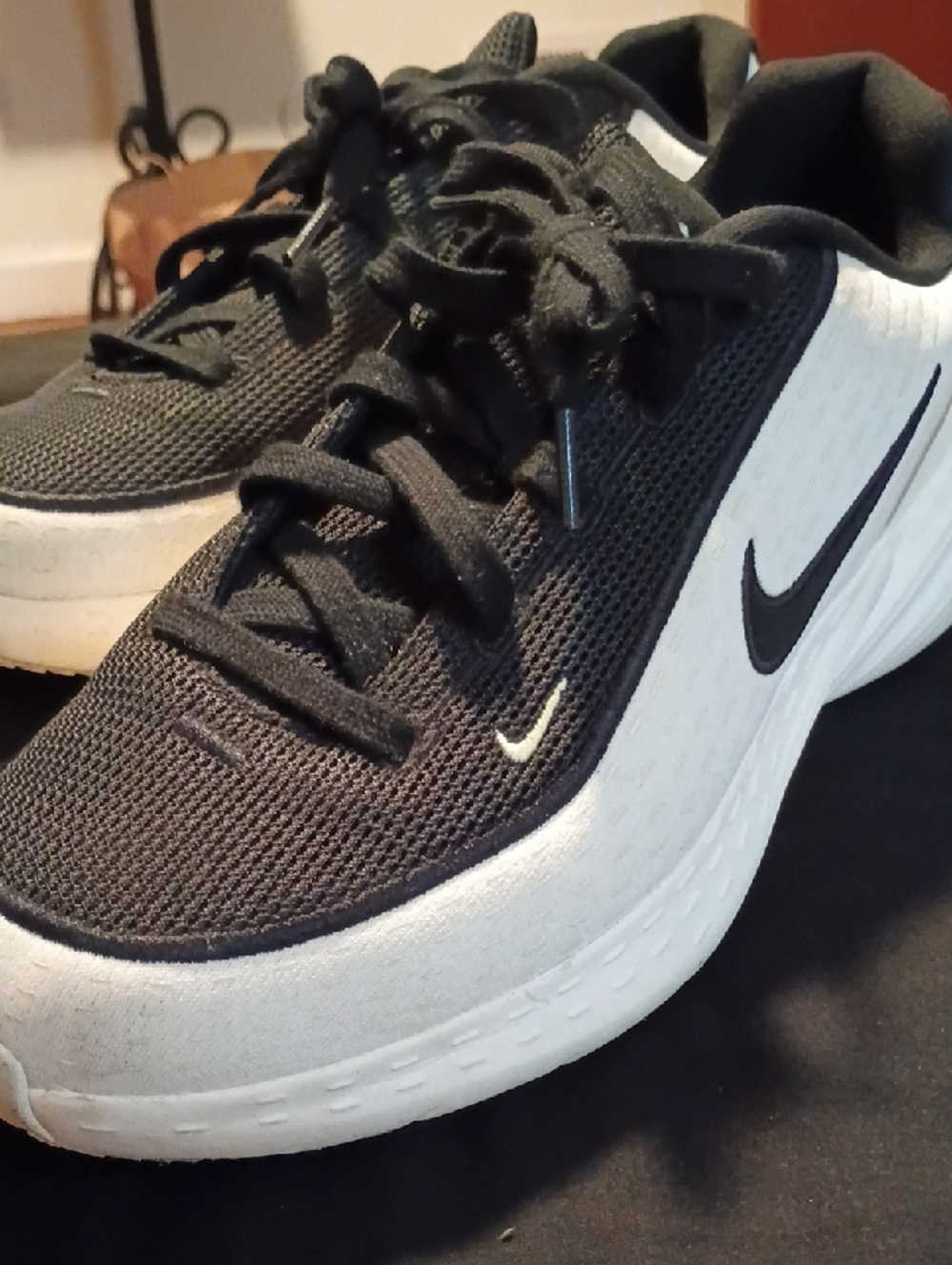 Nike Black and White Women's Athletic Running Shoes
